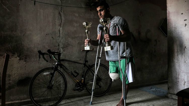 Alaa Al-Daly, atlet sepeda Palestina yang kakinya diamputasi karena tertembak tentara Israel. Copyright: © INDOSPORT