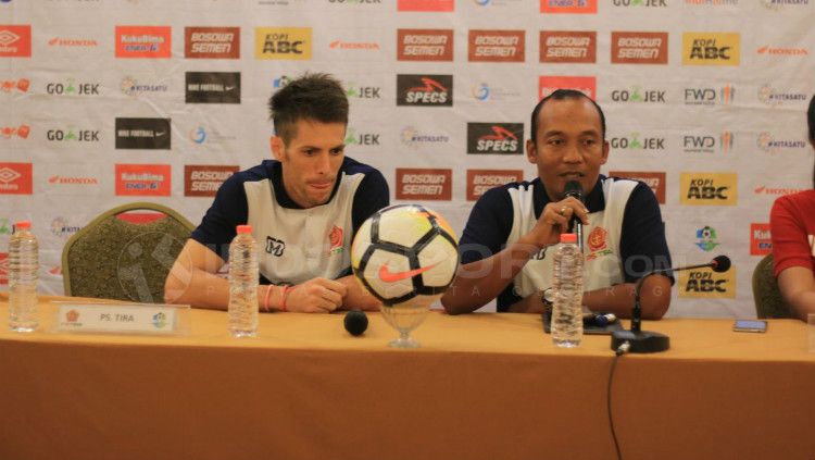 sesi konferensi pers melawan PSM Makassar, Jumat (20/04/18) Copyright: © Wira Wahyu Utama/INDOSPORT