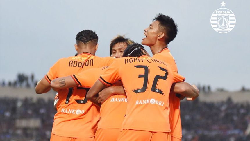 Suasana latihan pemain Persija Jakarta. Copyright: Â© Herry Ibrahim/INDOSPORT