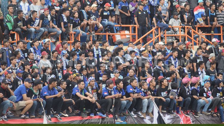 Fans PSIS Semarang. Copyright: © Prima Pribadi/INDOSPORT