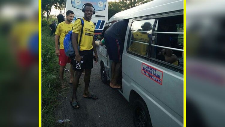 Selebrasi Hamkah Hamzah usai mencetak gol kedua untuk Sriwijaya FC. Harry Ibrahim Copyright: Â© Harry Ibrahim/INDOSPORT