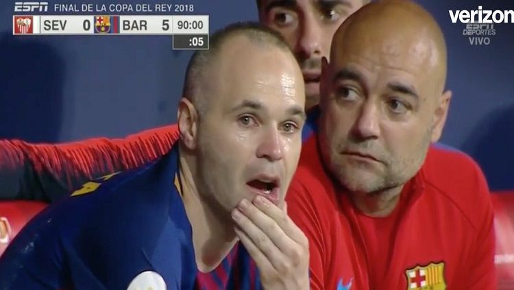 Andres Iniesta dilaporkan telah menerima tawaran dari klub China untuk musim depan. Copyright: Â© Twitter.