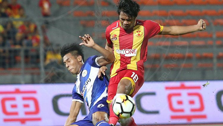 Pemain Selangor FA Ilham Udin Armaiyn dan Evan Dimas. Copyright: © Ofisial Selangor FA