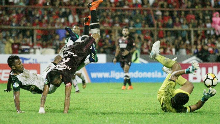 Selebrasi pemain PSM Makassar melawan PS TIRA. Copyright: Â© PSM Makassar