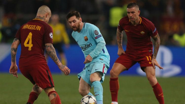 Kolarov ketika berhadapan dengan Messi. Copyright: © Getty Images