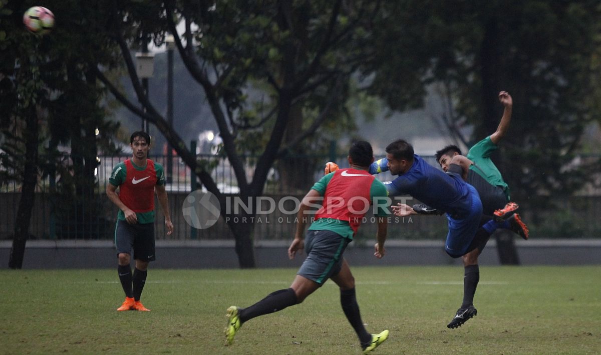 Latihan Timnas U-23. Copyright: © Herry Ibrahim/INDOSPORT.COM