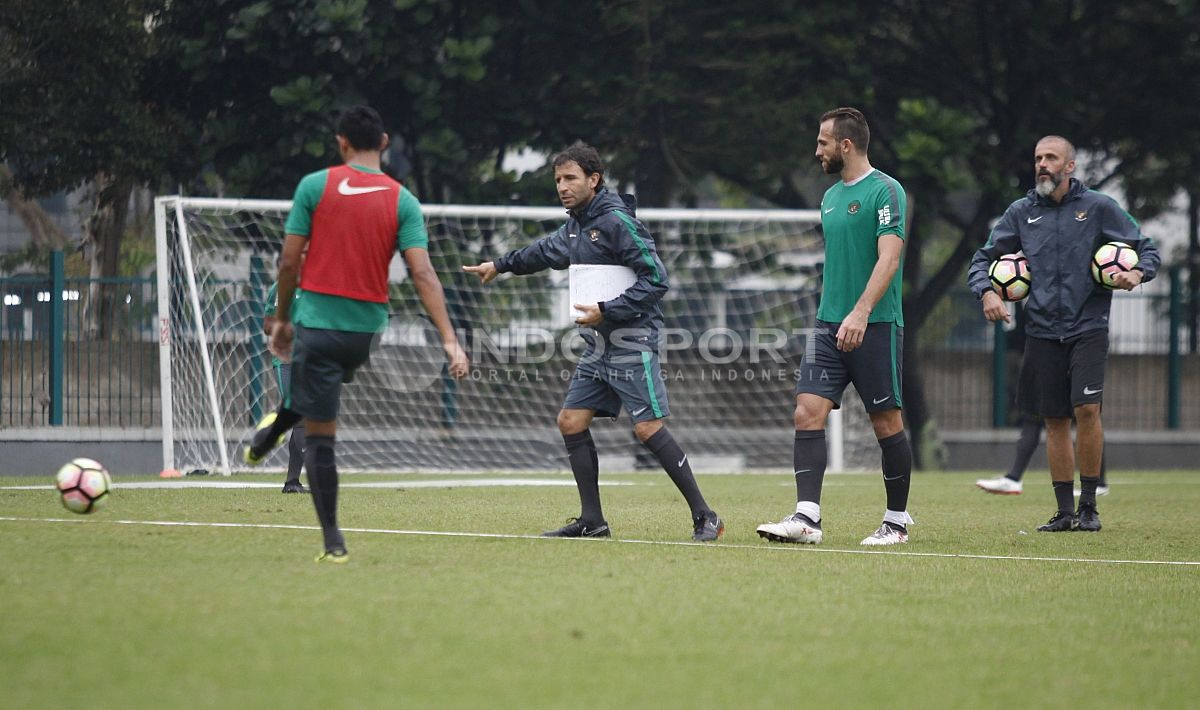 Latihan Timnas U-23. Copyright: © Herry Ibrahim/INDOSPORT.COM