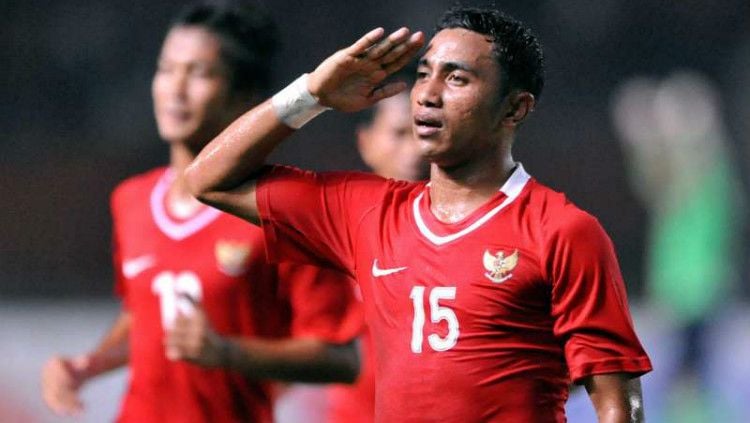Mantan kapten tim Persib Bandung dan Timnas Indonesia, Firman Utina berharap wabah virus corona atau covid-19 segera berakhir. Copyright: © goal.com