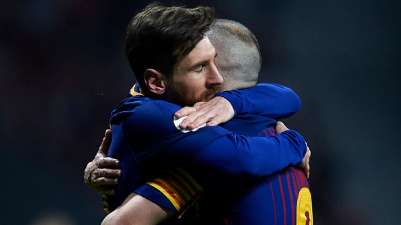 Lionel Messi dan Andres Iniesta. Copyright: © Getty Images