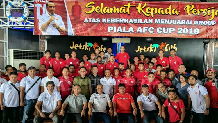 Persija Jakarta gelar syukuran atas lolosnya ke fase gugur. Copyright: © Zainal Hasan/INDOSPORT