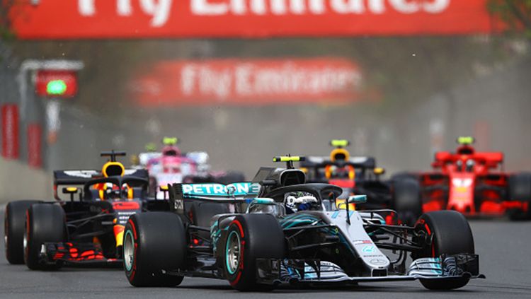 Lewis Hamilton menjadi juara Formula 1 di sirkuit Baku, Azerbaijan. Copyright: Â© INDOSPORT