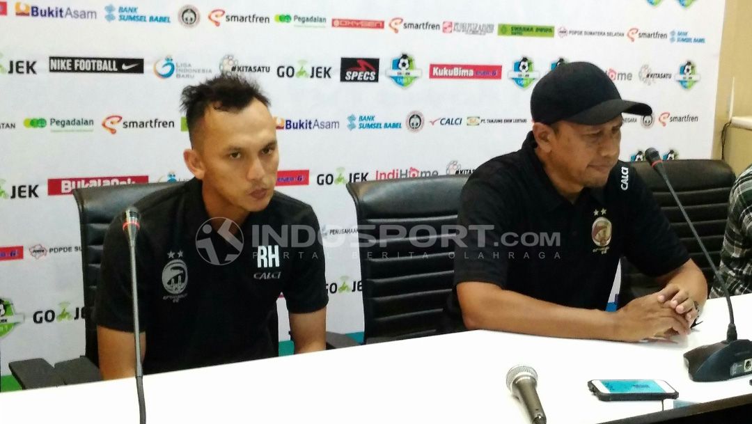 Pelatih Sriwijaya FC, Rahmad Darmawan. Copyright: © Muhammad Effendi/INDOSPORT.COM