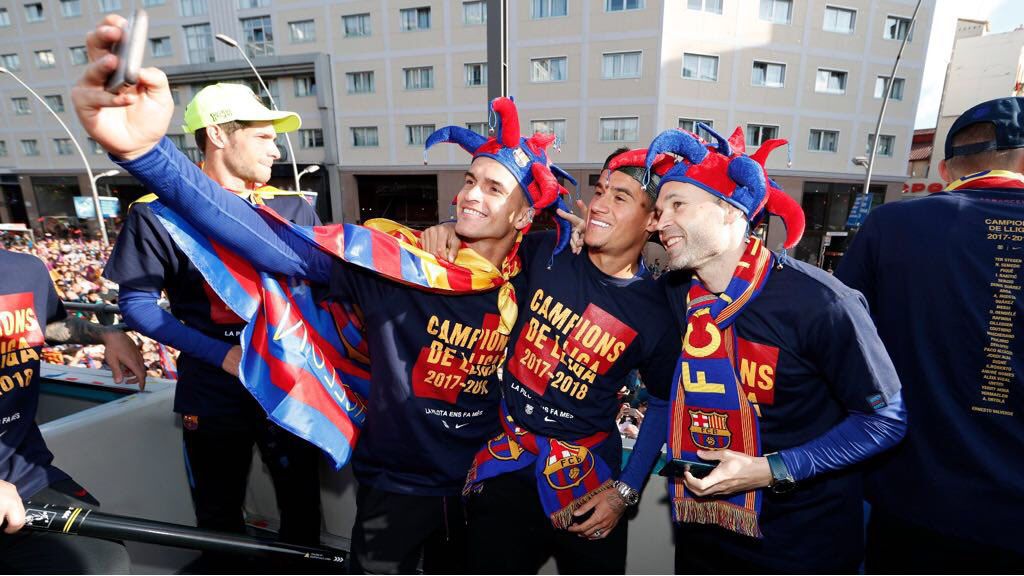 Parade Juara Barcelona. Copyright: Â© twitter.com/FCBarcelona