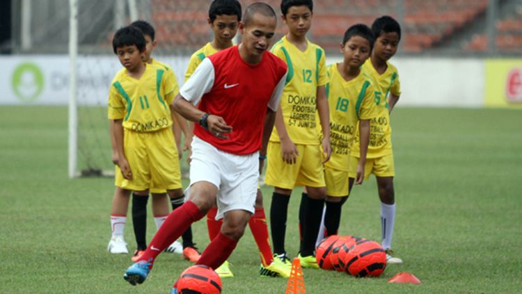 Kurniawan Dwi Yulianto, legenda sepak bola Indonesia. Copyright: © Jawa Pos.