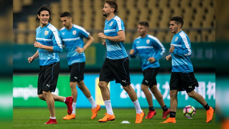 Timnas Uruguay saat sedang latihan. Copyright: © INDOSPORT