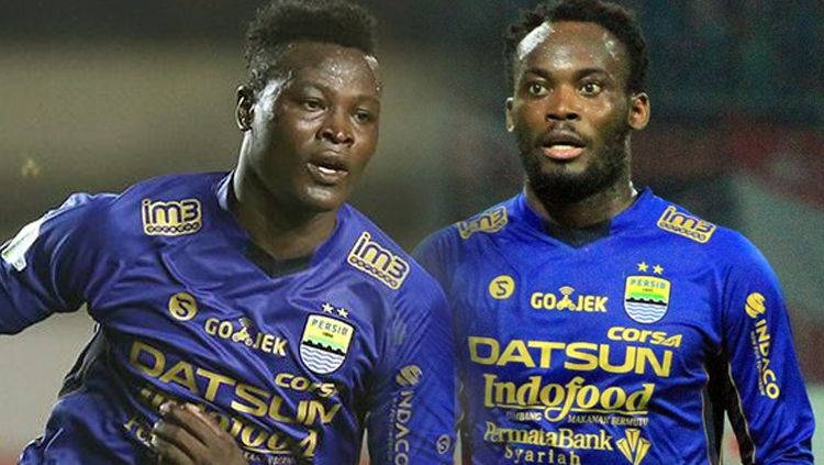 Ezechiel NDouassel dan Michael Essien. Copyright: © Istimewa