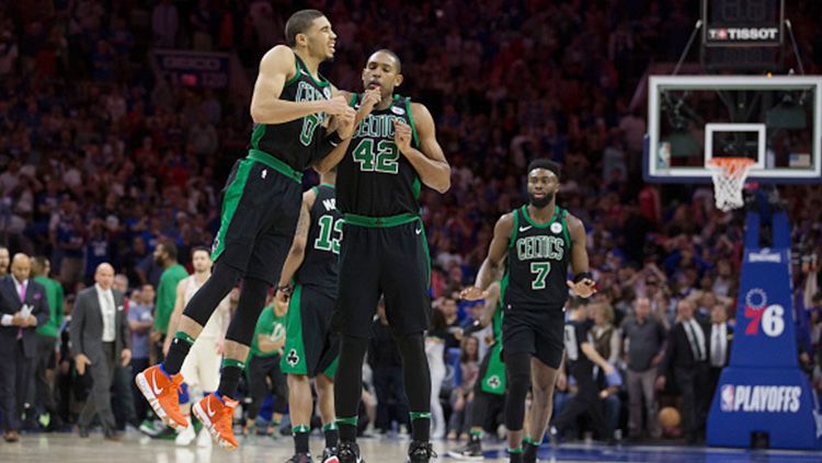 Aksi selebrasi pemain Boston Celtics. Copyright: © INDOSPORT