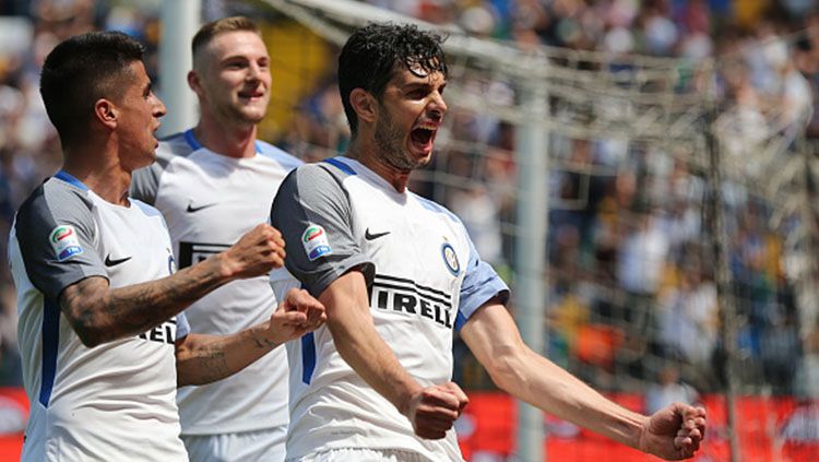 Aksi selebrasi pemain Inter Milan setelah Andrea Ranocchia mencetak gol ke gawang Udinese. Copyright: © INDOSPORT