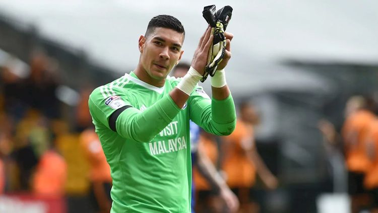 Neil Etheridge, kiper Cardiff City asal Filipina. Copyright: © INDOSPORT