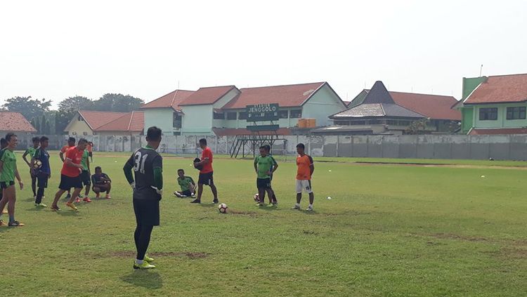Latihan Persebaya Surabaya di Lapangan Jenggolo. Copyright: © Media Persebaya