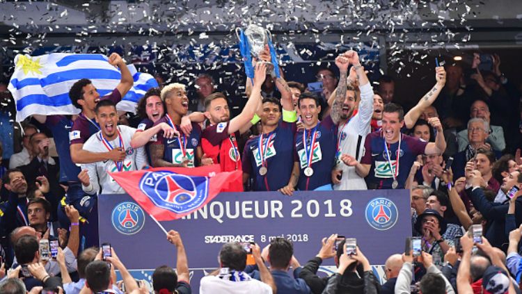 Les Herbiers dan PSG merayakan gelar Piala Prancis. Copyright: © INDOSPORT