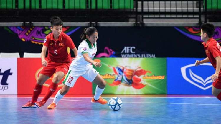 Tim futsal Vietnam saat berduel dengan Indonesia. Copyright: © AFC