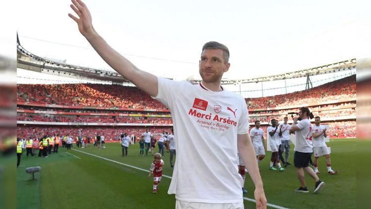 Per Mertesacker resmi tinggalkan Arsenal Copyright: © The Independent