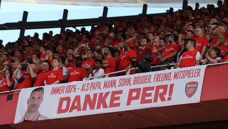 Ucapan Perpisahan fans untuk Mertescker Copyright: © fb90.com