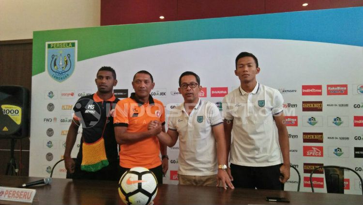 Konferensi pers jelang Persela vs Perseru. Copyright: © Fitra Herdian/INDOSPORT