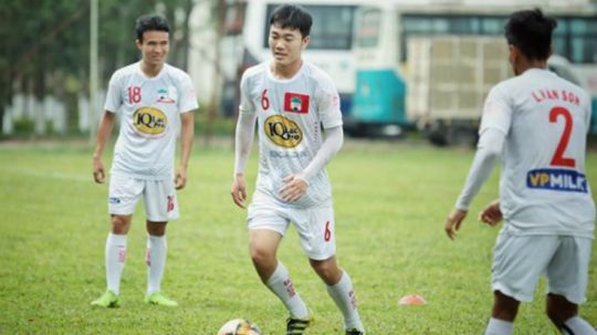 Pemain Vietnam Luong Xuan Truong yang dirumorkan ke Persib Bandung. Copyright: © nongnghiep.vn