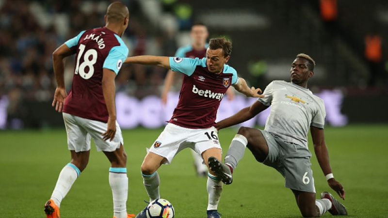 Pogba vs Noble Copyright: © INDOSPORT