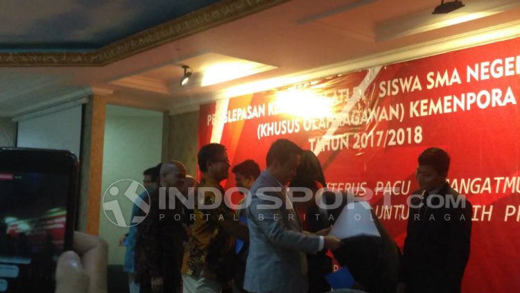 Menpora resmi melepas atlet berprestasi dari SKO Ragunan. Copyright: © Petrus Manus Da Yerrimon/INDOSPORT