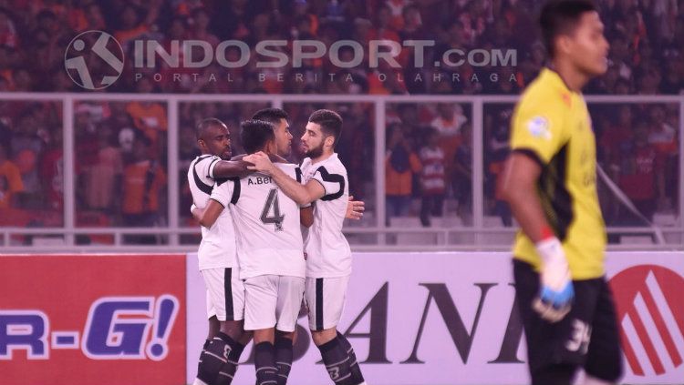 Persija vs Madura United Copyright: © INDOSPORT/Herry Ibrahim