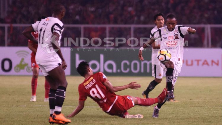Persija vs Madura United. Copyright: © INDOSPORT/Herry Ibrahim