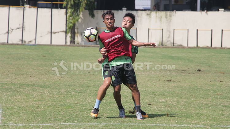 Persebaya Surabaya menjalani latihan, Copyright: © Fitra Herdian/INDOSPORT