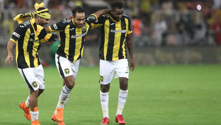 Al Ittihad merayakan gelar King's Cup. Copyright: © Al Ittihad