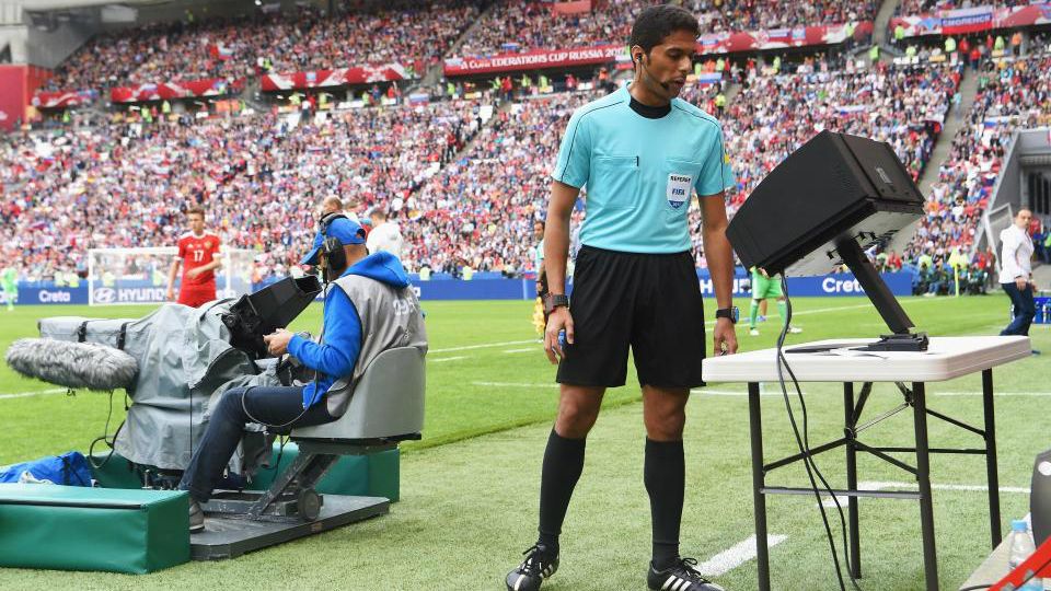 Wasit Fahad Al Mirdasi. Copyright: © INDOSPORT