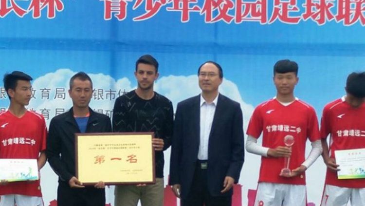 Carlos Raul Sciucatti menjadi pelatih di China. Copyright: © Instagram/@lestarisciucatti