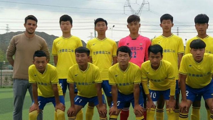 Carlos Raul Sciucatti menjadi pelatih di China. Copyright: © Instagram/@lestarisciucatti