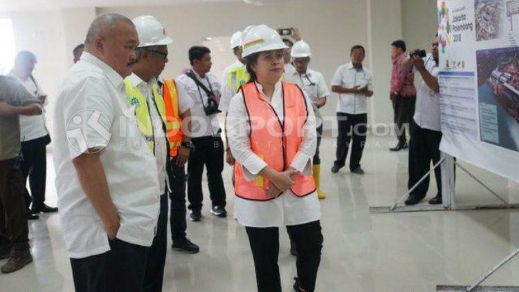 Menteri Koordinator (Menko) Pembangunan Manusia dan Kebudayaan (PMK) ,Puan Maharani dan Gubernur Sumsel, H Alex Noerdin tinjau venue Asian Games 2018 Copyright: © INDOSPORT/Muhammad Effendi