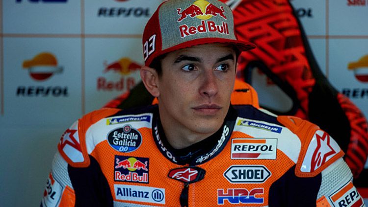 Megabintang MotoGP tim Repsol Honda, Marc Marquez, dengan tegas menyatakan bahwa ia tak setuju jika kompetisi balapan menjadi ajang pertaruhan nyawa. Copyright: © INDOSPORT