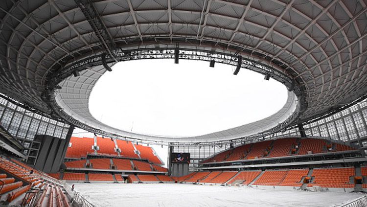 Central Ekaterinburg Stadium saat direnovasi untuk Piala Dunia 2018. Copyright: © INDOSPORT