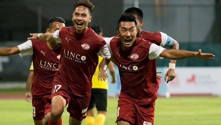 Pemain Home United, Shahril Ishak (kiri). Copyright: © Alchetron