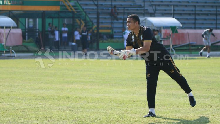 Sahari Gultom, pelatih kiper PSMS Medan. Copyright: © Kesuma Ramadhan/INDOSPORT