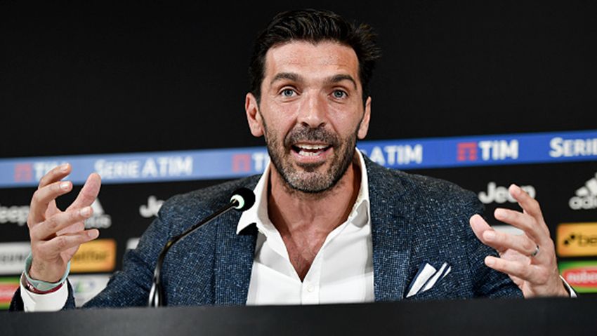 Gianluigi Buffon dikabarkan masih akan terus bermain meski usianya telah menginjak 41 tahun. Copyright: © Indosport.com
