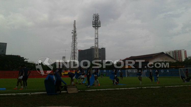 Suasana latihan pemain PSM Makassar. Copyright: © Wira Wahyu Utama/INDOSPORT