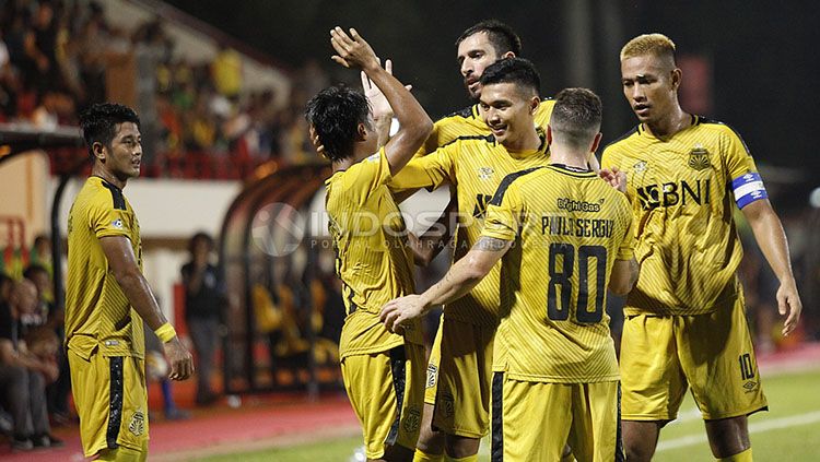 Bhayangkara FC vs Mitra Kukar Copyright: © INDOSPORT/Herry Ibrahim