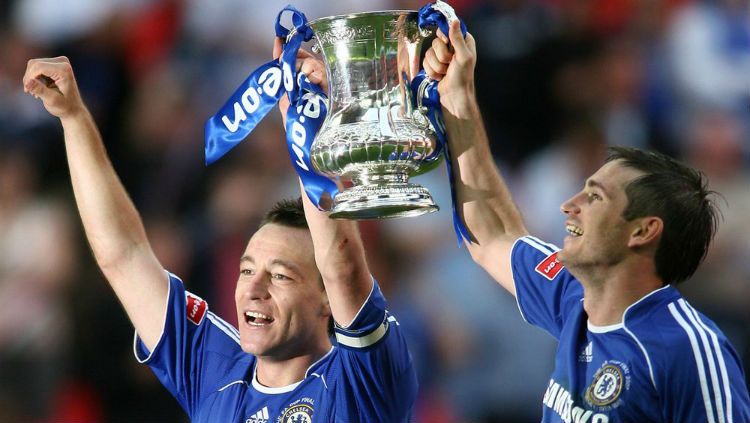 Chelsea saat menjuarai Piala FA 2007 Copyright: © twitter.com/SquawkaNews