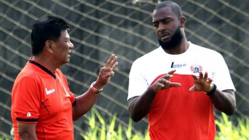 Nathan Ellington dan Benny Dollo saat di Persija. Copyright: © Sidomi