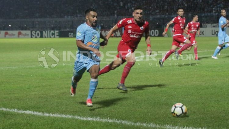 Persela Lamongan vs Persija Jakarta. Copyright: © Fitra Herdian/INDOSPORT